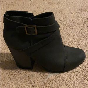 LC Lauren Conrad black heeled booties